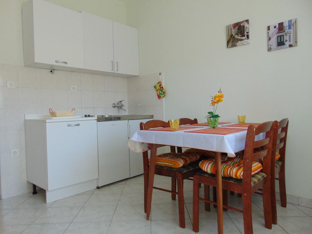 Apartments Borozan Vinisce Room photo